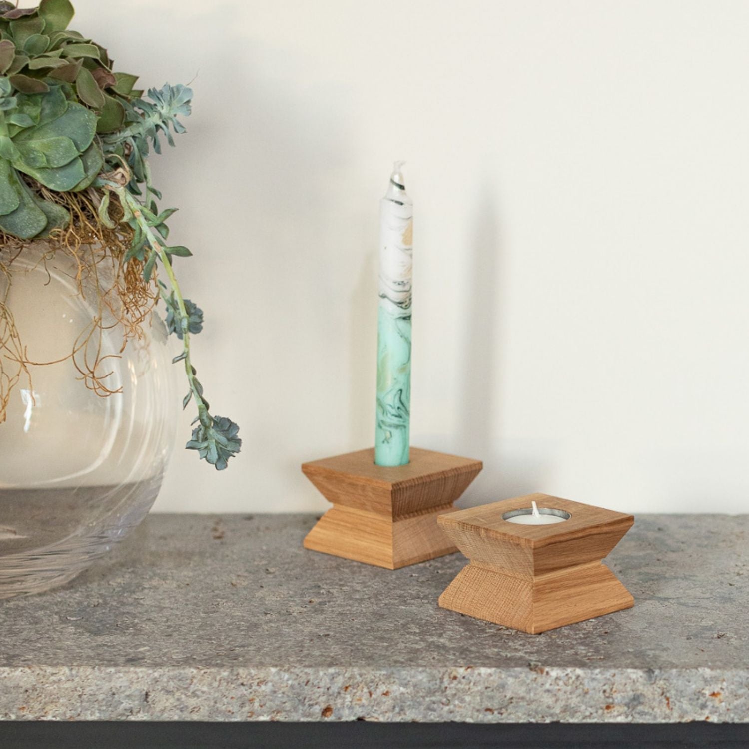 Holzvase und Kerzenständer | Eiche und Reagenzgläser | B 20 x T 3,5 x H 11 cm | Made in Germany