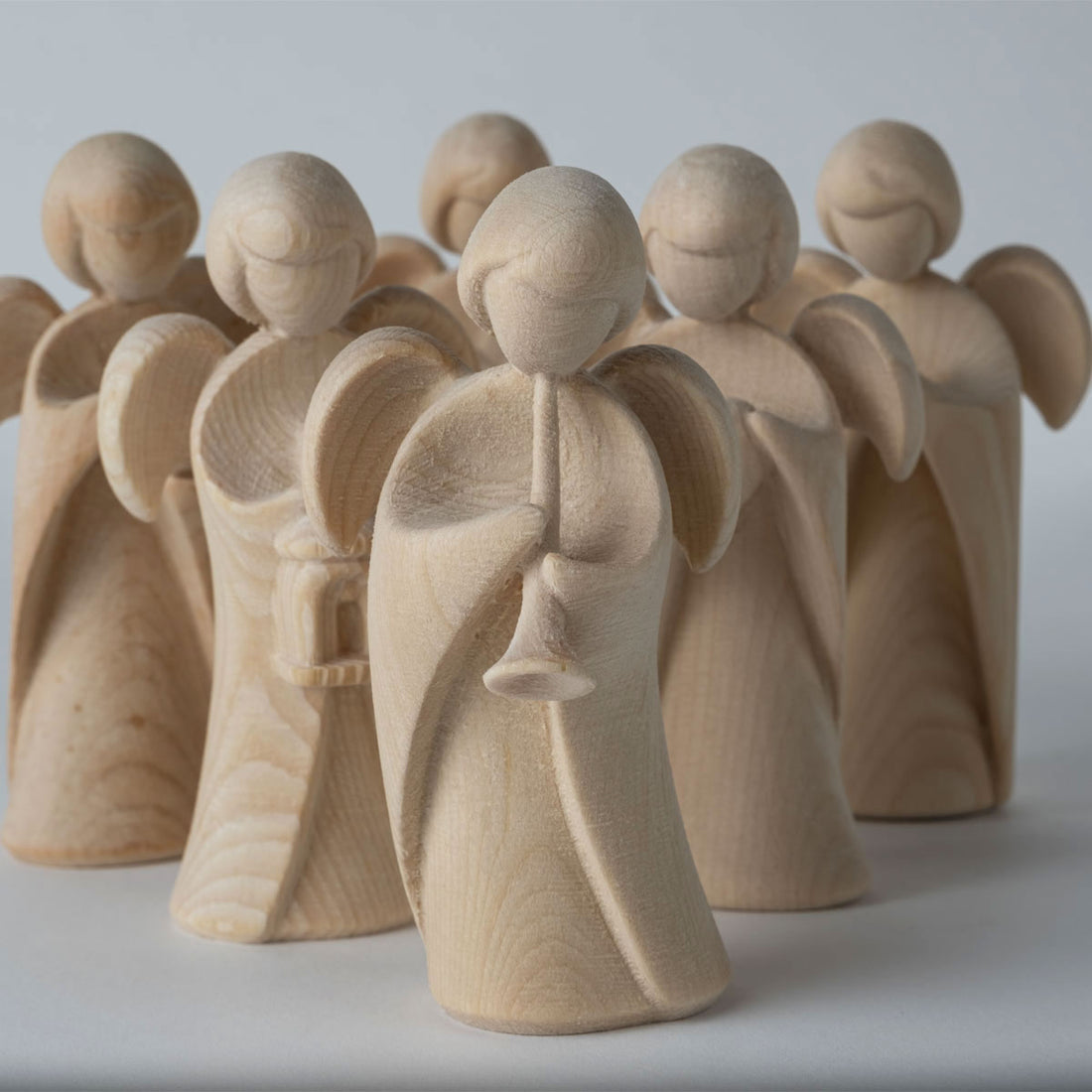 Klassischer Schutzengel aus Zirbenholz | 9 cm | Geschenk zur Taufe oder zu Weihnachten | Handwerk aus Südtirol