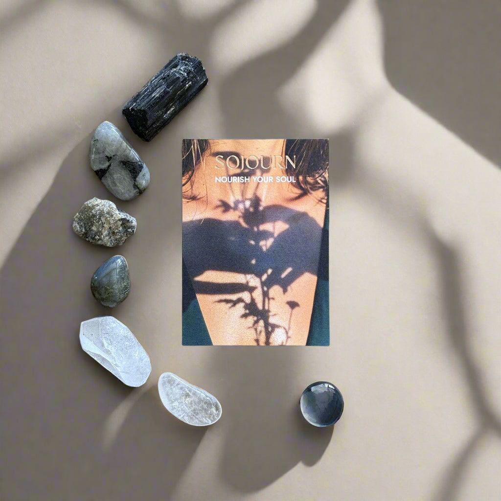 The Nourish Ritual Kit - Edelsteine und Edelstein Spray