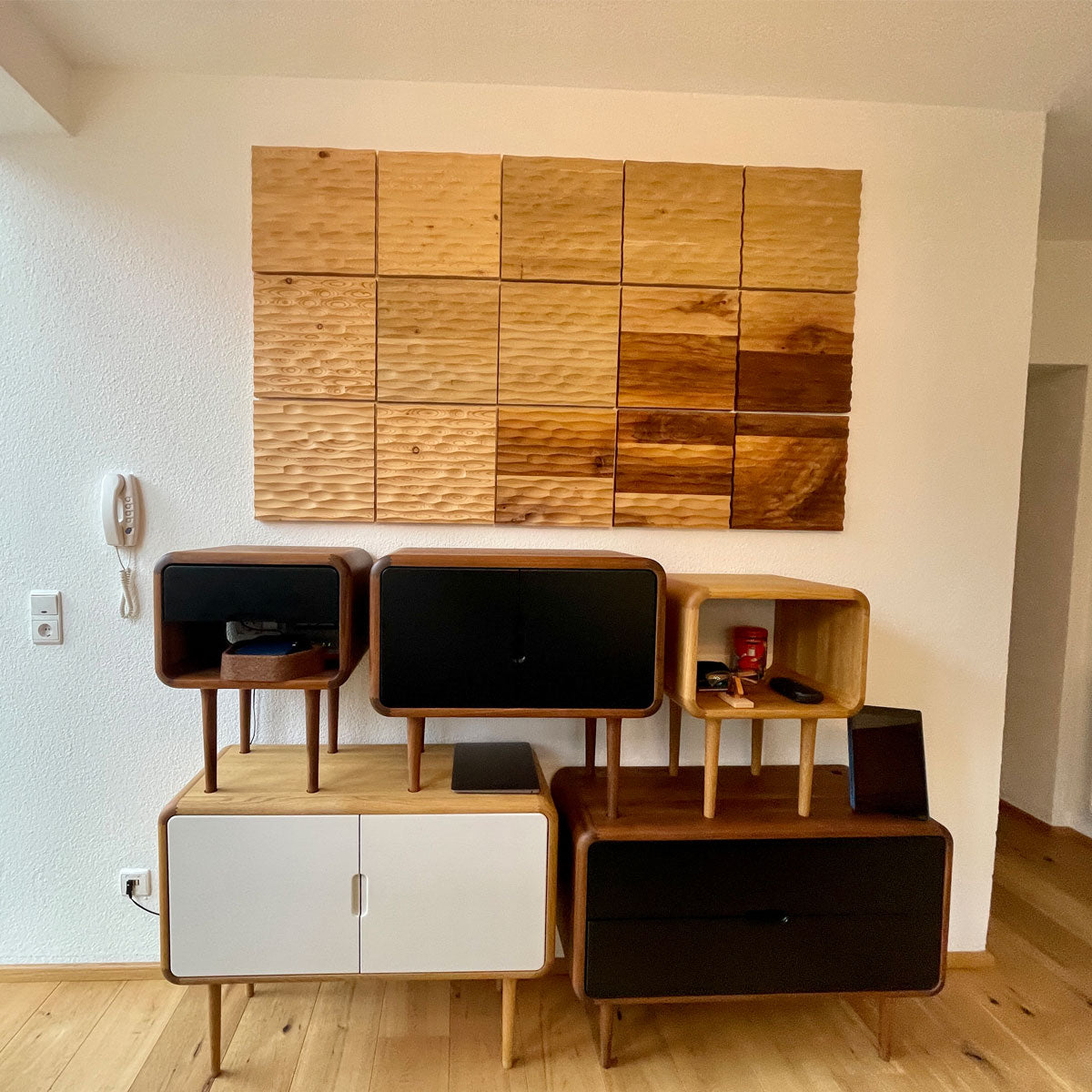 Edles Wandpaneel aus Apfelbaumholz &