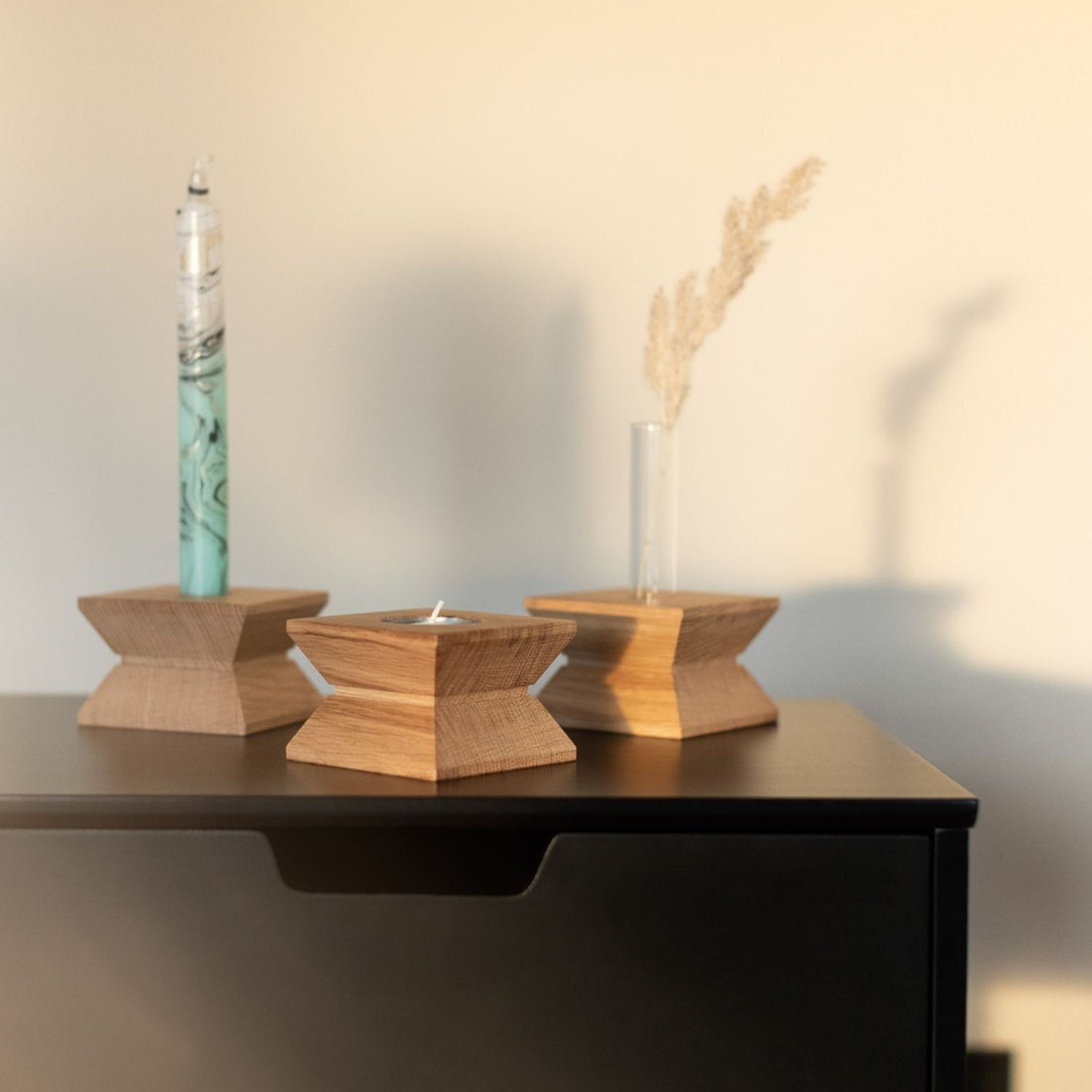 Holzvase und Kerzenständer | Eiche und Reagenzgläser | B 20 x T 3,5 x H 11 cm | Made in Germany