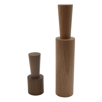Salz- oder Pfeffermühle mit Porzelanmahlwerk | hoch | in verschiedenen Holzarten | mit Magnetkappe | DM 6 x H 29 cm