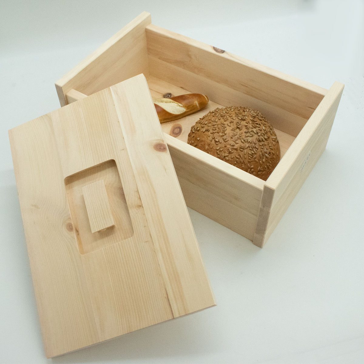 Brotkasten | massives Zirbenholz | abnehmbarer Deckel | in verschiedenen Größen | Made in Austria