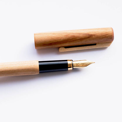 Füller Holz | mit Tintenkonverter | Federstärke M 0,9 mm | Birne, Kirsche oder Ahorn | nachhaltige Handarbeit aus Deutschland