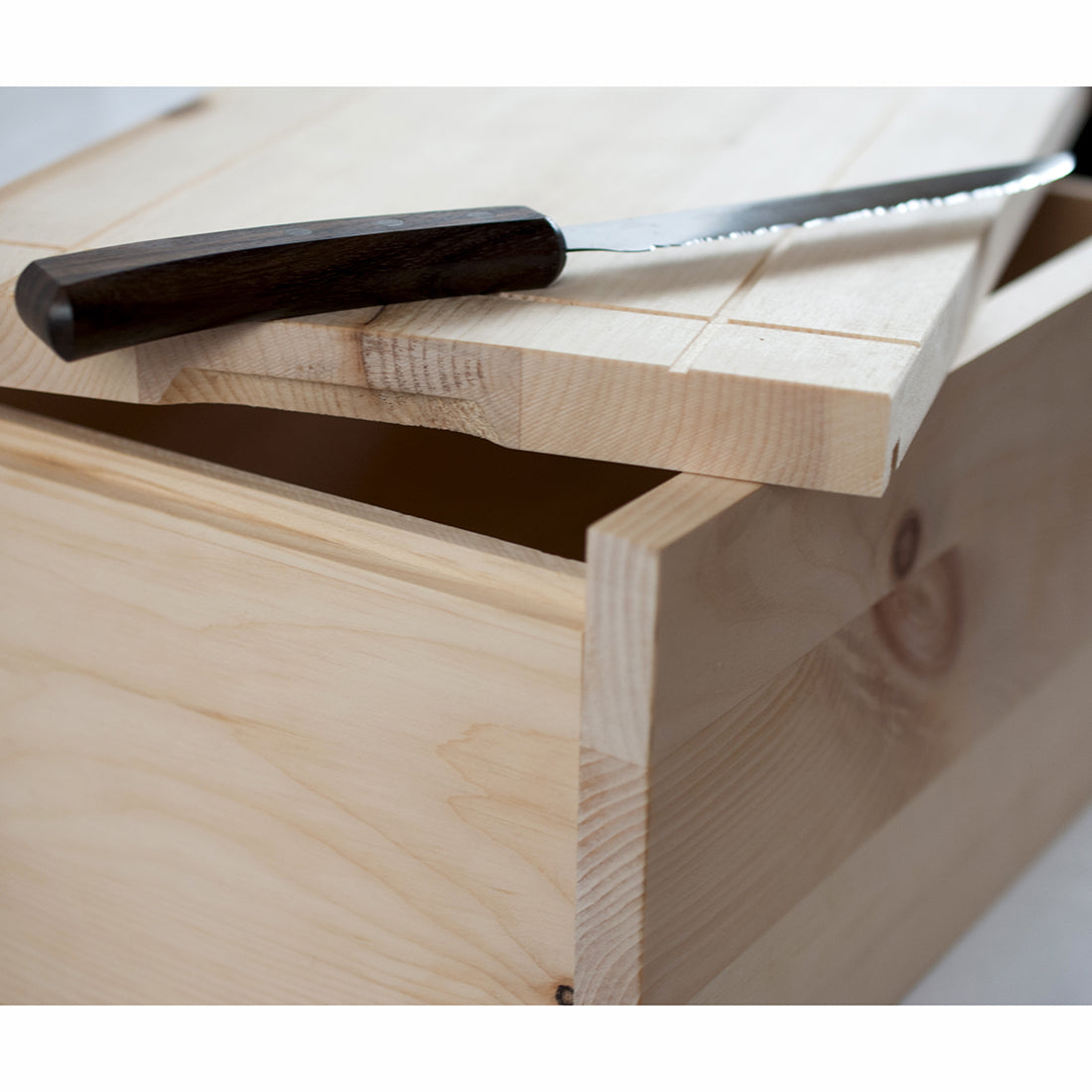 Brotdose aus Zirbenholz 35x25x15,8 cm