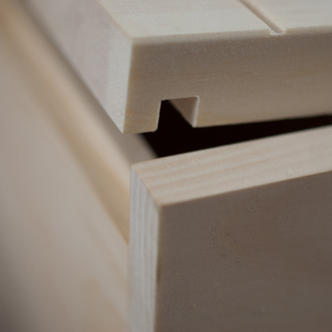 Brotdose aus Zirbenholz 35x25x15,8 cm