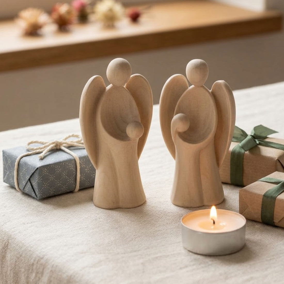 Moderner Schutzengel aus Zirbenholz Mädchen oder Bub | Geschenk zur Taufe oder zu Weihnachten | Handwerk aus Südtirol