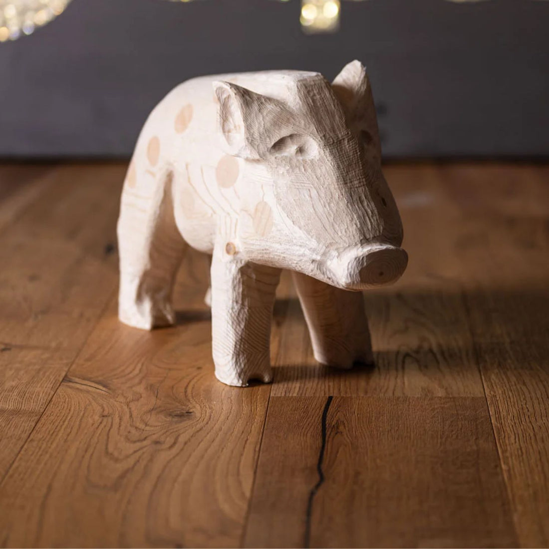 Ferkel aus Fichtenholz |  mit runden Zirbeneinlagen | H 27,5 x B 15 cm | Made in Austria