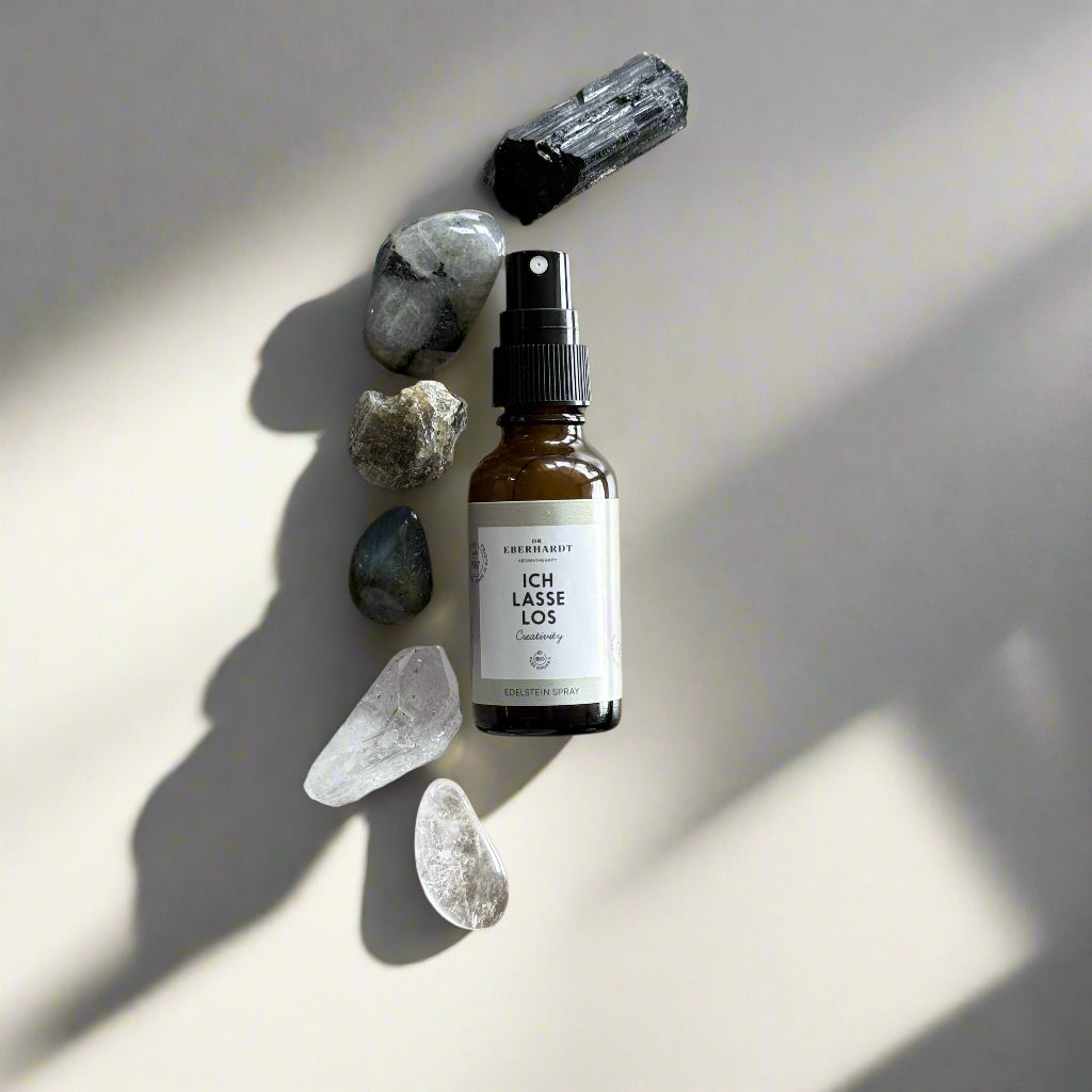 The Nourish Ritual Kit - Edelsteine und Edelstein Spray