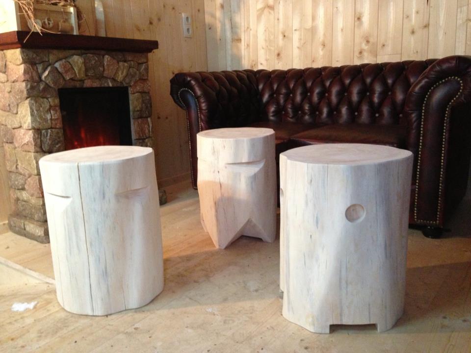 Designer Couchtisch / Hocker aus massivem Fichtenholz / 47x35 cm - &